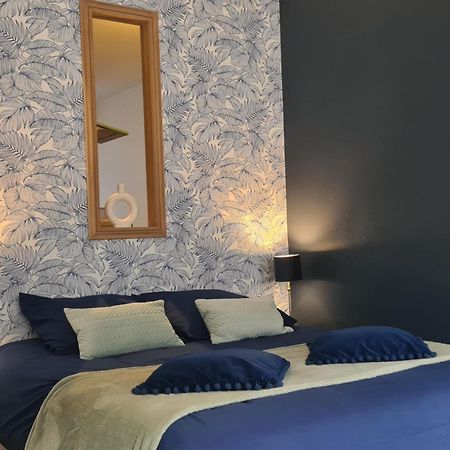 Studio 4 Personnes Aux Pieds Du Chateau De Blois Avec Experience De Dormir Sous Les Aurores Boreales Extérieur photo